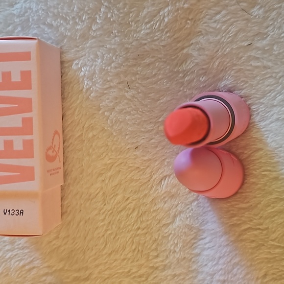 Jeffree Star velvet trap lipstick - Picture 2 of 4